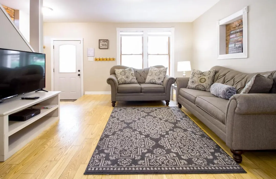 The Gray House By Gallaudet 4 Bedroom 3 Ba-1